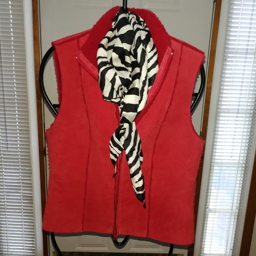 Express suede vest with shearling lining
